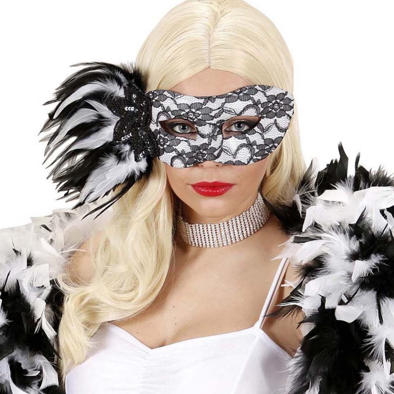 Loup blanc avec dentelle noir et plumes