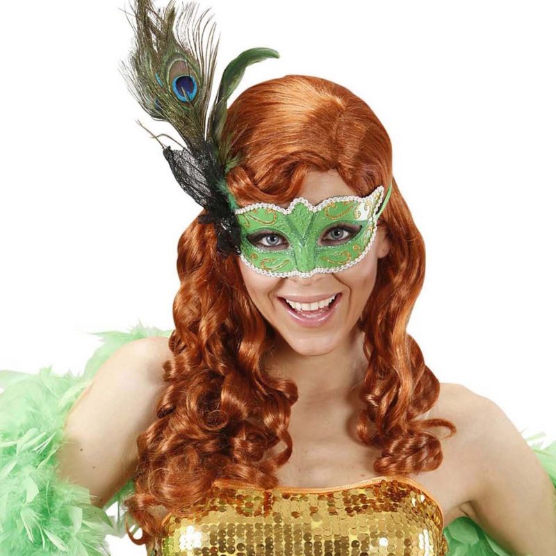 Loup vert avec plumes de paon