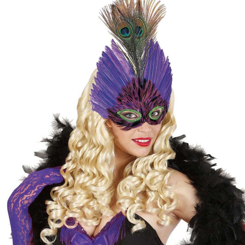 Loup avec grandes plumes