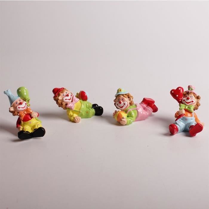 4 mini figurines clown