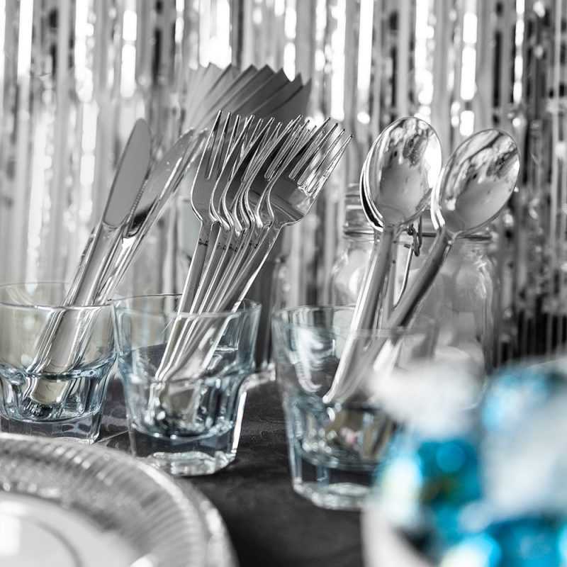 Set de couverts en plastique - 18 pièces