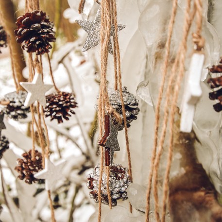 Guirlande pommes de pin et étoiles